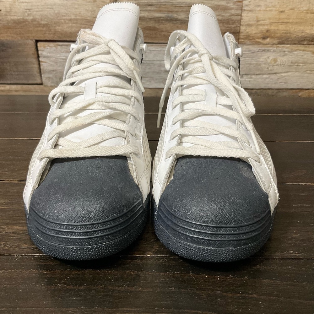 Adidas Y-3 Yohji Pro sneakers in white leather and mesh with black accents. - Picture 1 of 6